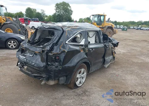 2022 Kia Sorento Lx z USA, uszkodzony, nr VIN 5XYRG4LC9NG092761